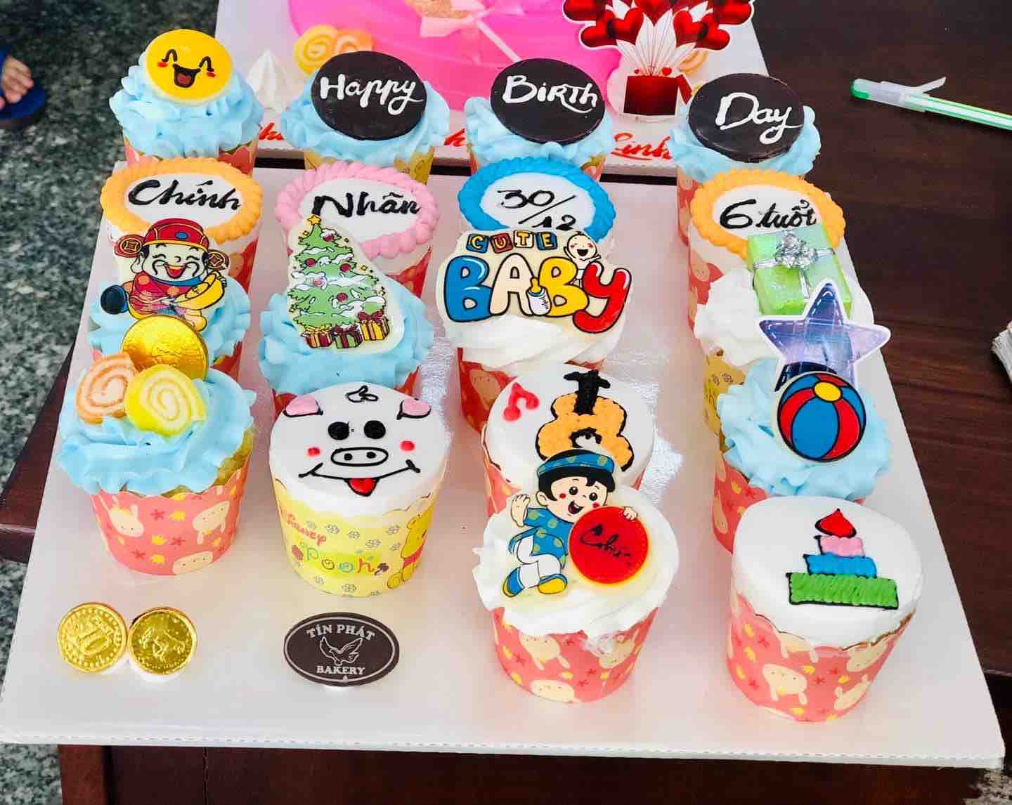 Set 12 miếng Cupcake – Tiệm bánh