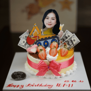 Bánh Kem Mix Tiramisu Chanh Dây Với Nhân Vật Chị Cute Lắc Lư TP 2563