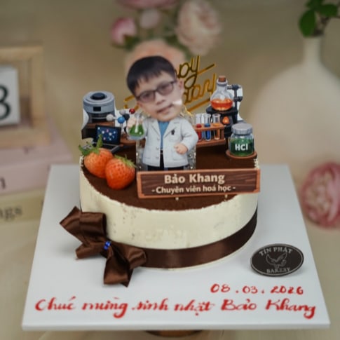 Bánh kem Tiramisu Nhân Vật Chiên Gia Hoá Học Lắc Lư TP 2965