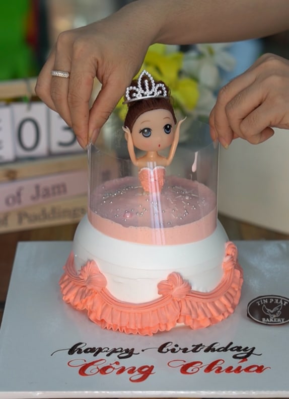 Bánh Kem Công Chúa Váy Kem Chảy TP 3041